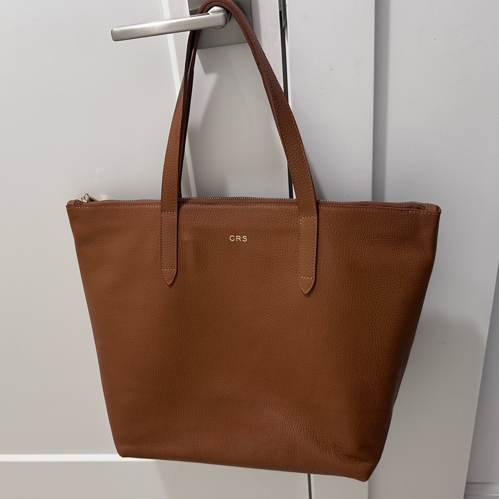 Cuyana zipper tote with insert